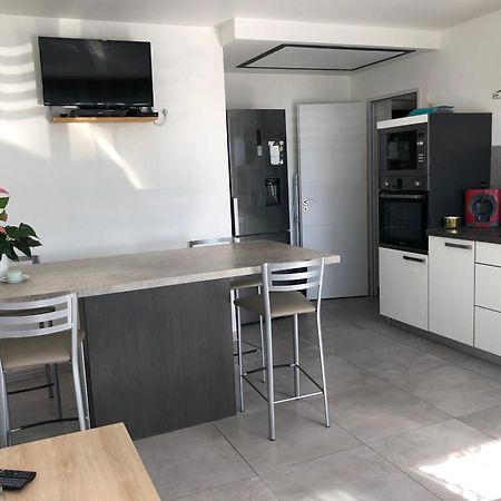 Appartement Sur La Colline Avec Acces Piscine Volx Bagian luar foto