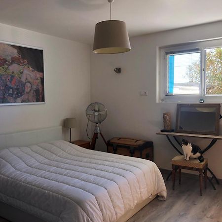 Appartement Sur La Colline Avec Acces Piscine Volx Bagian luar foto