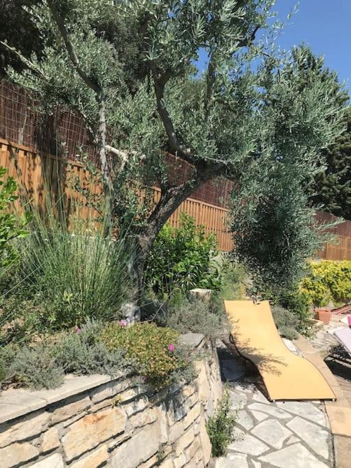 Appartement Sur La Colline Avec Acces Piscine Volx Bagian luar foto
