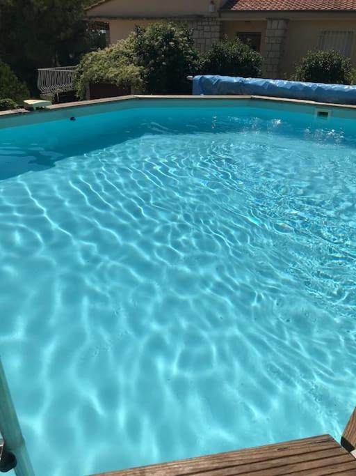Appartement Sur La Colline Avec Acces Piscine Volx Bagian luar foto