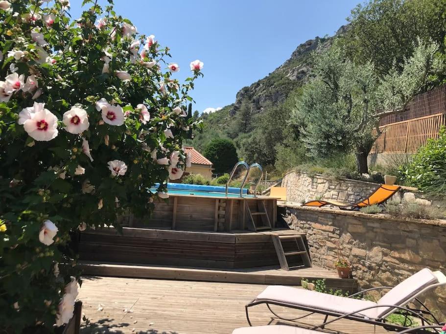 Appartement Sur La Colline Avec Acces Piscine Volx Bagian luar foto