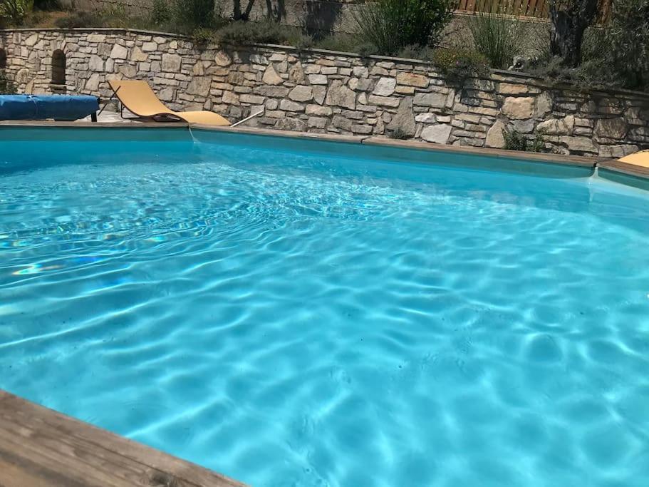 Appartement Sur La Colline Avec Acces Piscine Volx Bagian luar foto