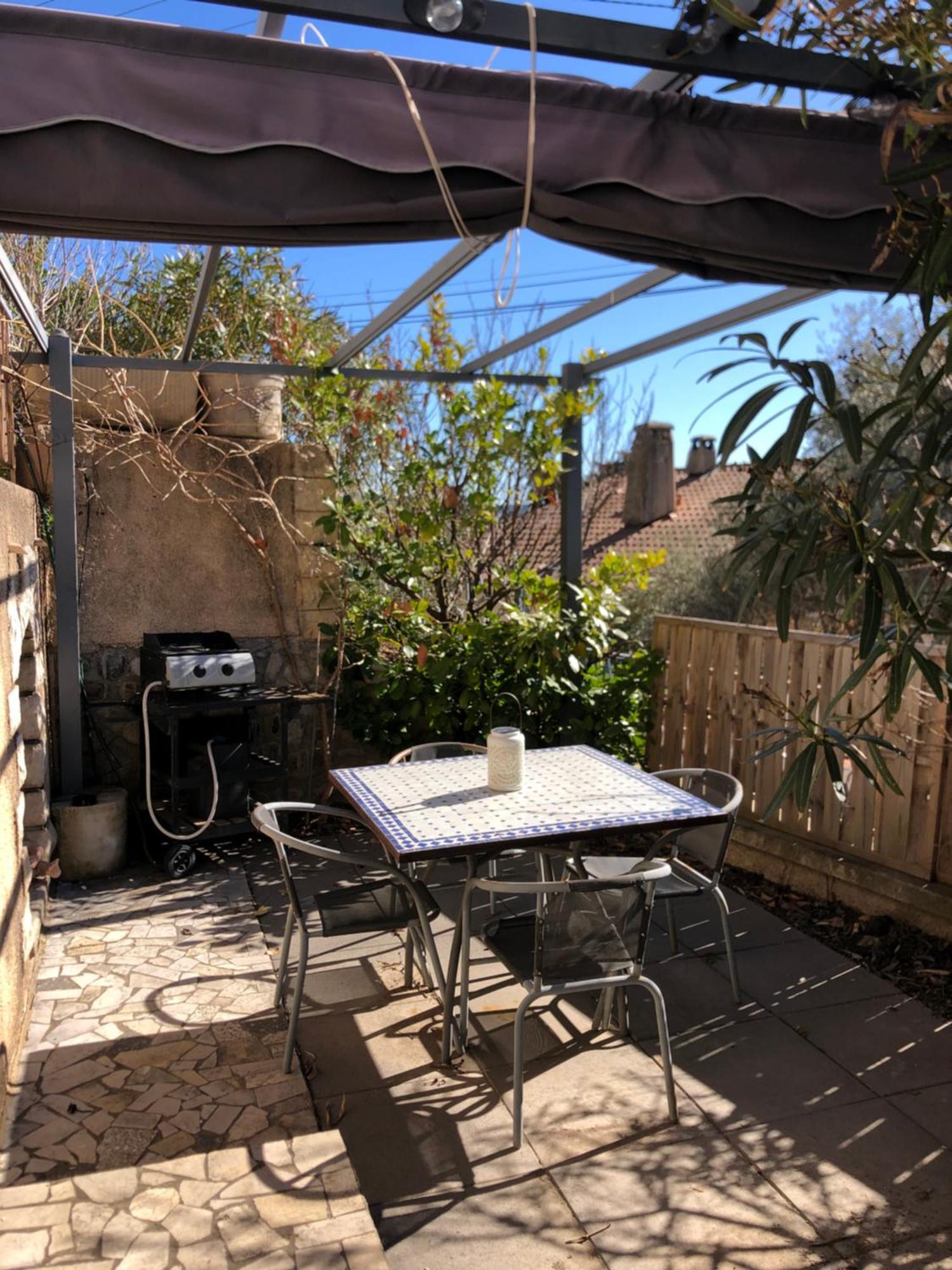Appartement Sur La Colline Avec Acces Piscine Volx Bagian luar foto